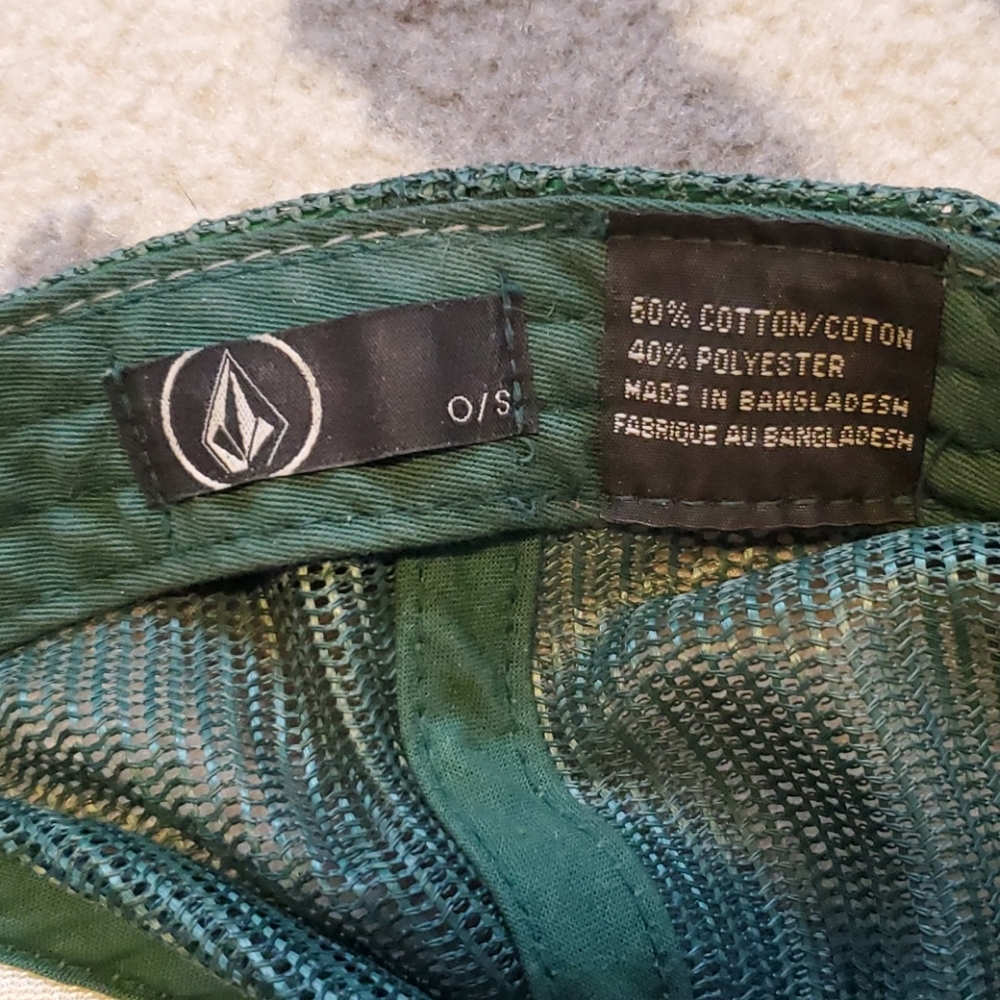Volcom trucker hat - Picture 7 of 7